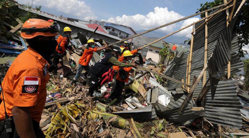 Endonezya'da depremzedeler ihtiyaçlarını karşılamada zorlanıyor