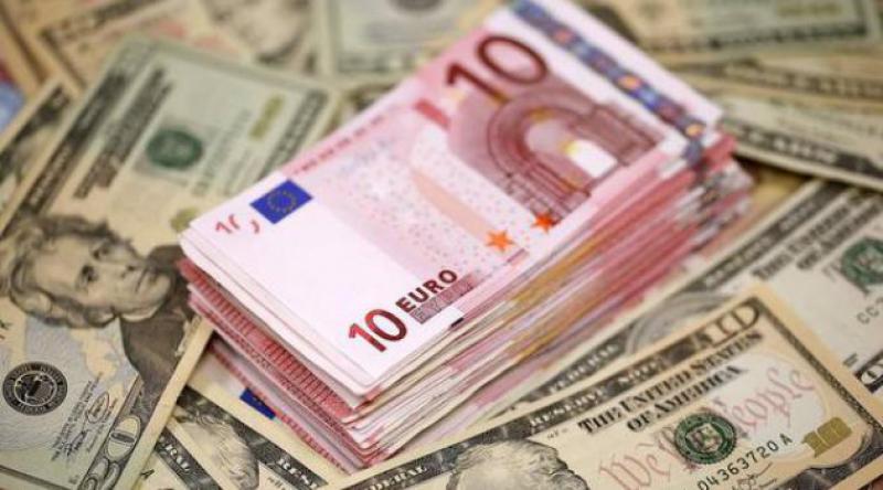 Euro, 4 lirayı aştı