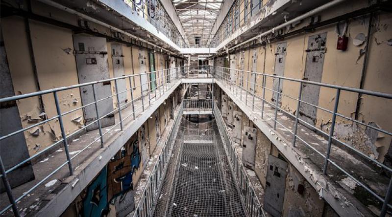 Fransa'da hapishaneler dolup taştı
