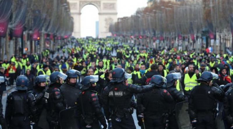 Fransa'da Sarı Yelekler&#39;in eylemleri 7. ayını doldurdu