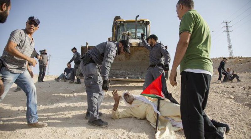 Han el-Ahmer, siyonist İsrail yıkımlarına direniyor