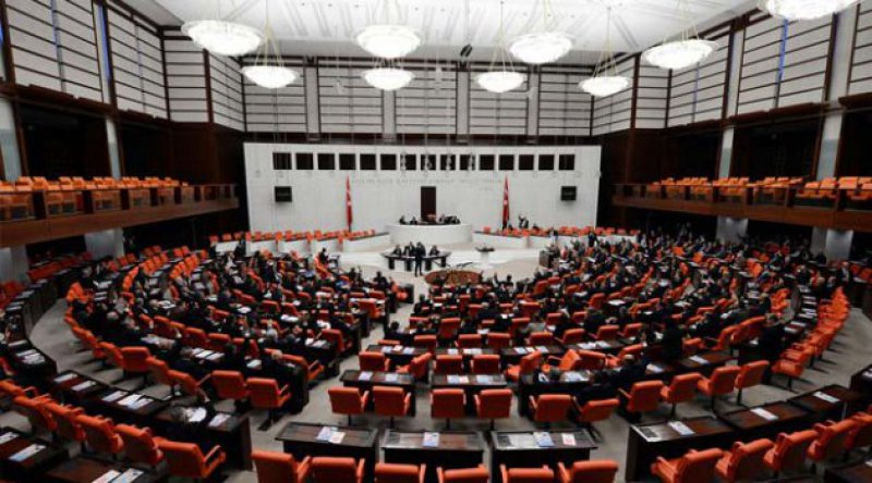  Irak ve Suriye tezkeresi Meclis'ten geçti