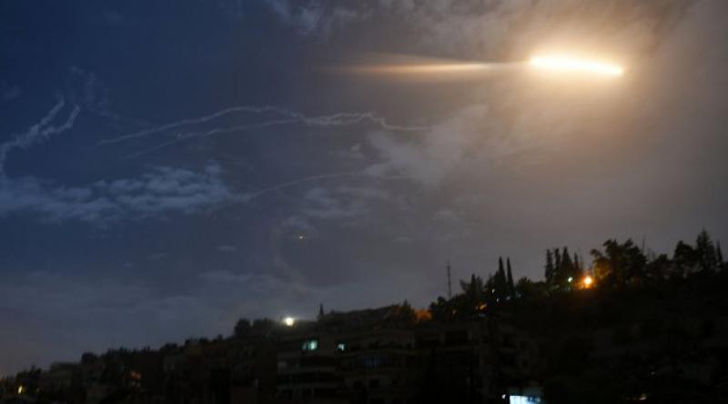 İşgalci İsrail'den, Suriye&#39;nin Hama kentine füze saldırısı