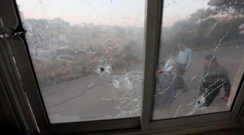 İsrail askeri kışkırtıyor, Filistin güvenlik merkezine ateş açtı