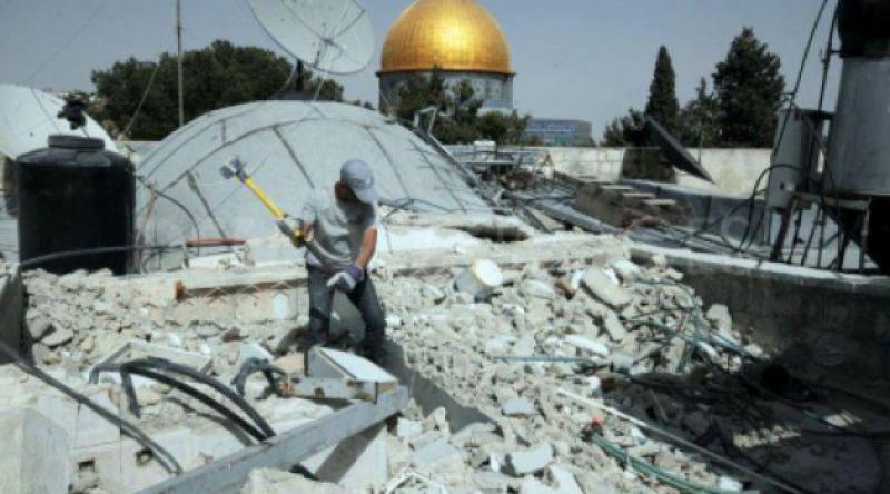 İsrail Zulmü! Kendi evini yıkmak zorunda kaldı