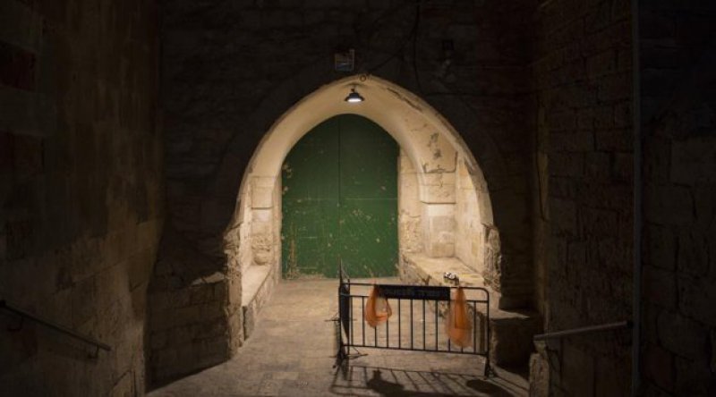 İsrail'den skandal karar! Mescid-i Aksa&#39;nın kapıları kapatıldı