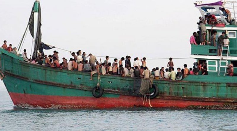 Myanmar Sularında 727 Göçmeni Taşıyan Tekne Bulundu
