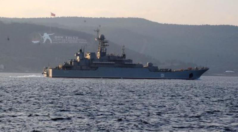 Rus Savaş Gemileri Peş Peşe Çanakkale Boğazı'ndan Geçti