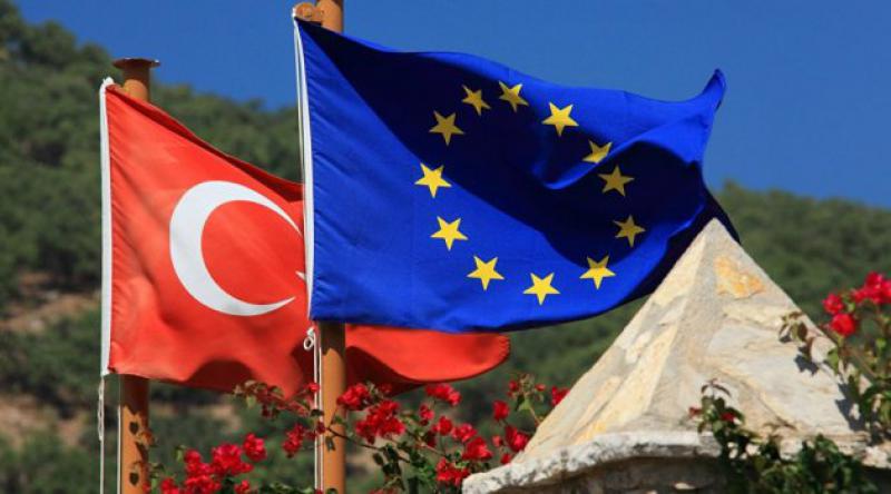 Rus uzman: ABD'nin baskısı Türkiye&#39;yi Avrupa Birliği&#39;yle yakınlaştırıyor