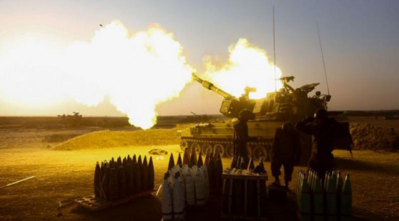 Siyonistler Tanklarla Gazze'yi Bombaladı