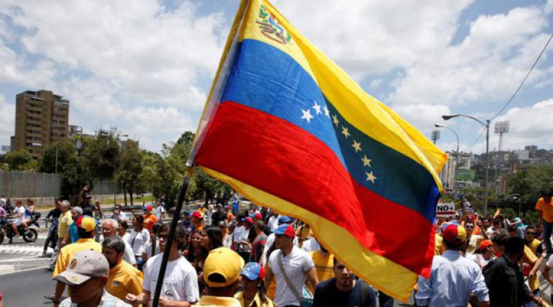 Venezuela elektriğe kavuştu