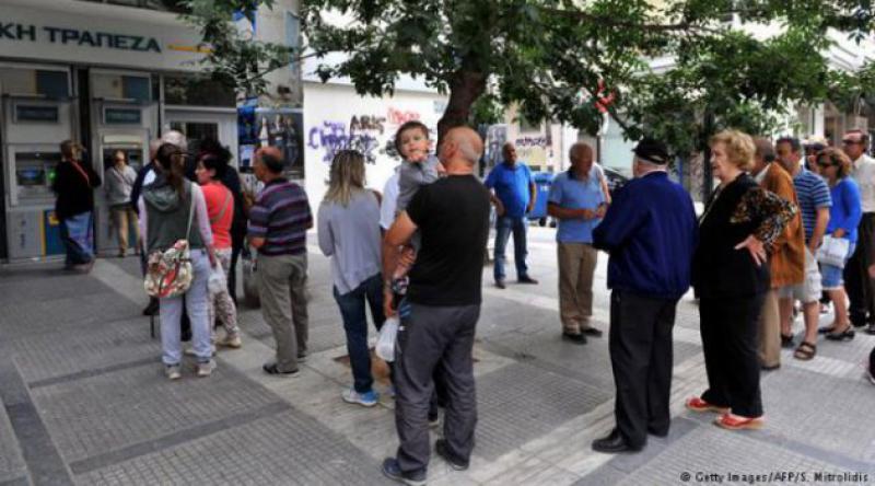 Yunanistan'da Halk Bankamatiklerde